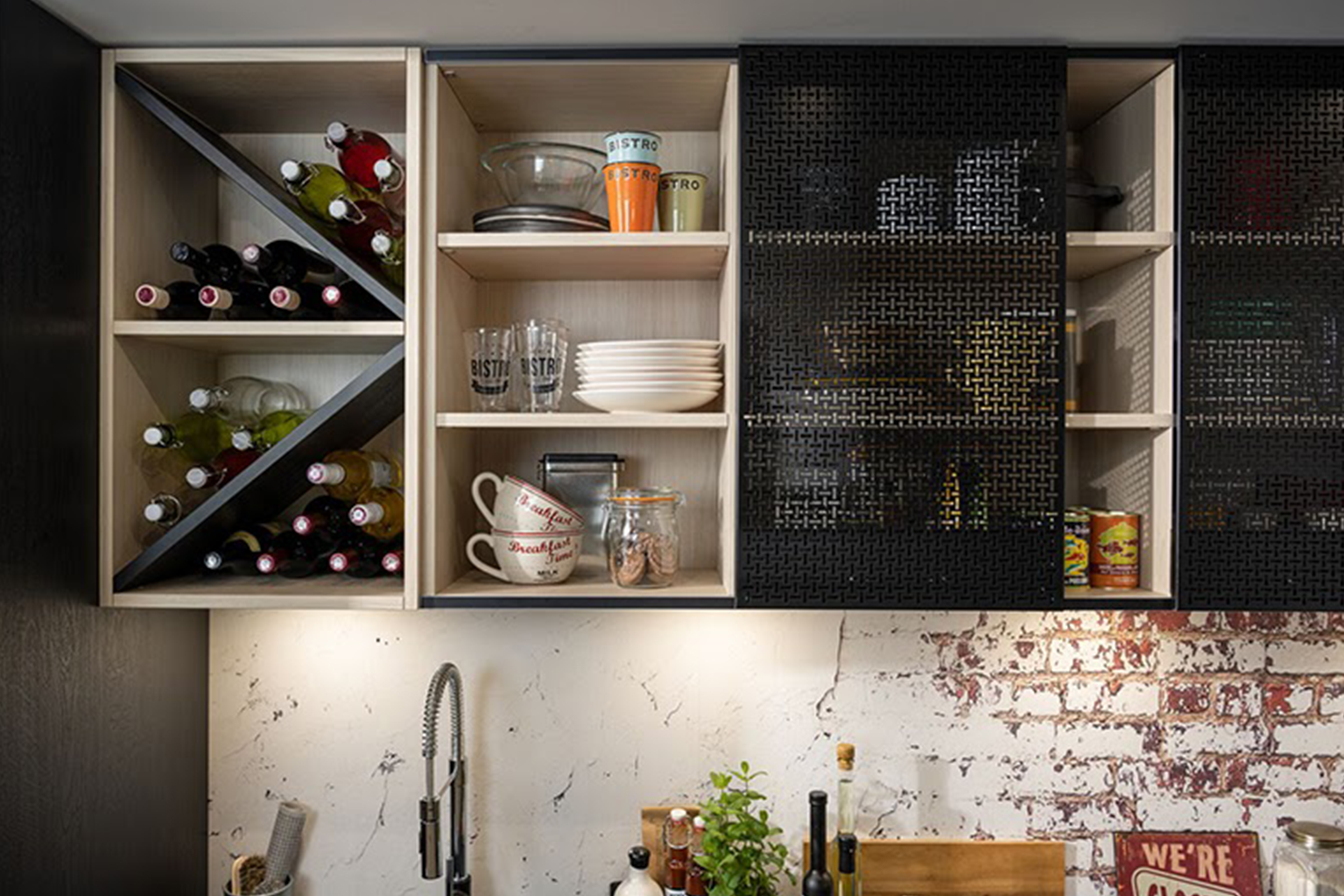 White modern handleless kitchen